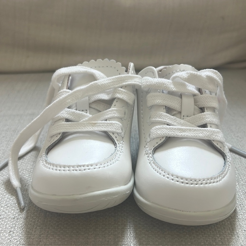 New without box girls stride rite booties